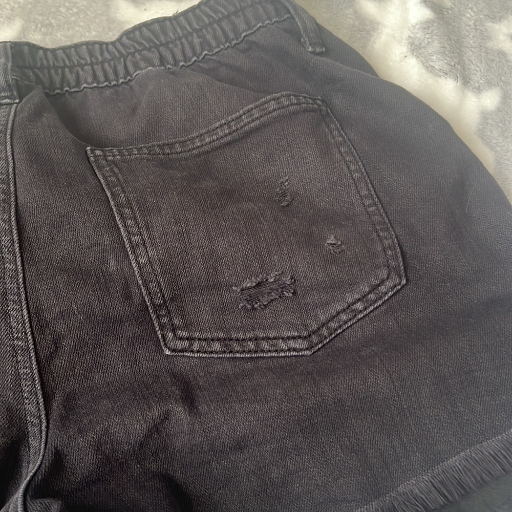 Shorts - Picture 4 of 8